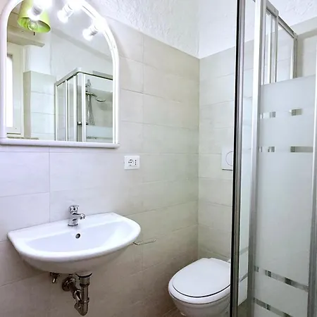 Quadrilocale Con Giardino A Numana Marcelli