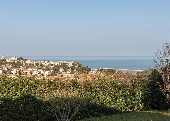 Quadrilocale Con Giardino A Numana